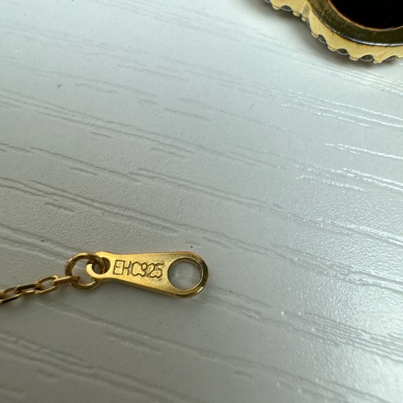 NWT Rachel Zoe 3 Clover Pendant Necklace with Black Box - Picture 7 of 7